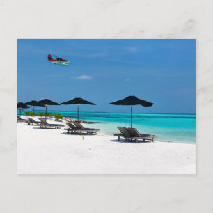 Idyllischer tropischer Strand auf den Malediven Postkarte