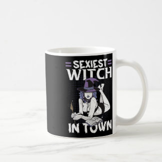 Iester Hexe im städtischen Halloween-Hexenkunst fü Kaffeetasse