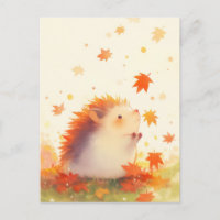 Igel beobachtet fallenden herbstlichen Ahornblatt