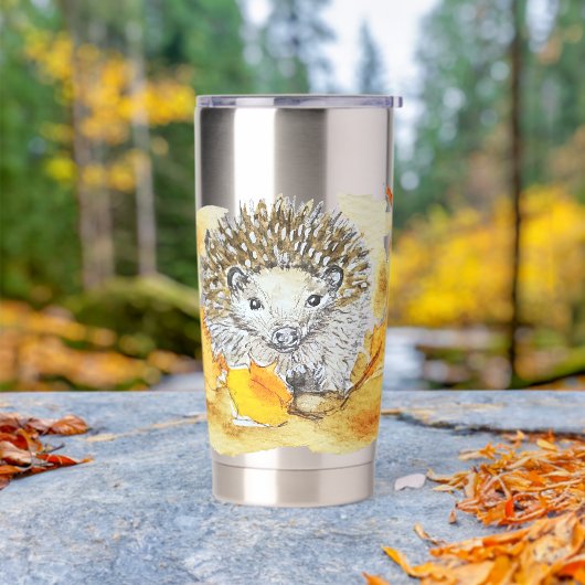 Igel in Herbstlaub Thermobecher (Außenbereich)