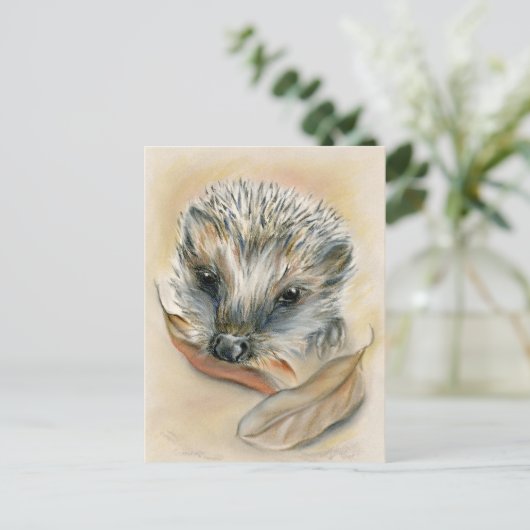 Igel mit Herbstblättern Postkarte (Stehend Vorderseite)