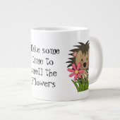 Igel riecht die Blume Jumbo-Tasse (Vorderseite Rechts)