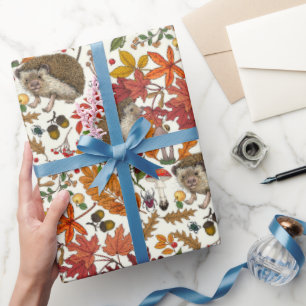 Igel und Herbstwaldflora auf Elfenbein Geschenkpapier