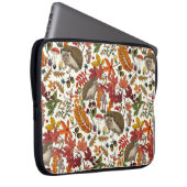 Igel und Herbstwaldflora auf Elfenbein Laptopschutzhülle (Vorne Rechts)