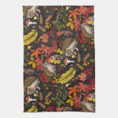 Igel und Herbstwaldflora auf Schwarz Geschirrtuch (Vertikal)