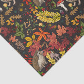 Igel und Herbstwaldflora auf Schwarz Seidenpapier (Ausschnitt)