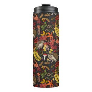 Igel und Herbstwaldflora auf Schwarz Thermosbecher