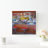 Iggy's Diner Interior, Carthage, Missouri Quadratische Wanduhr (Zuhause)