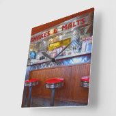 Iggy's Diner Interior, Carthage, Missouri Quadratische Wanduhr (Winkel)