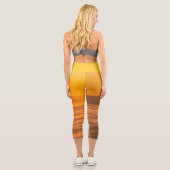 Ihr benutzerdefinierter Text überwindet nebelige L Capri Leggings (Rückseite)