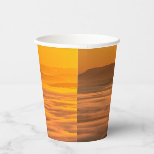 Ihr benutzerdefinierter Text überwindet nebelige L Pappbecher (Rechts)