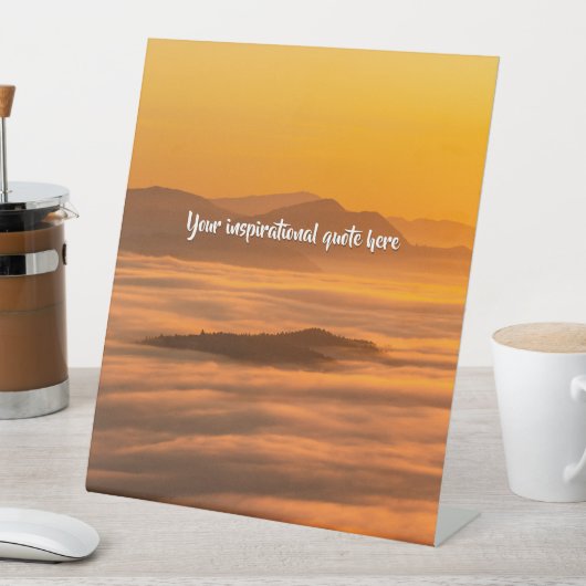 Ihr benutzerdefinierter Text überwindet nebelige L Sockelschild (In Situ)