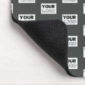 Ihr Bilddesign oder Firmenlogo gekachelt | Grau Mousepad (Ecke)