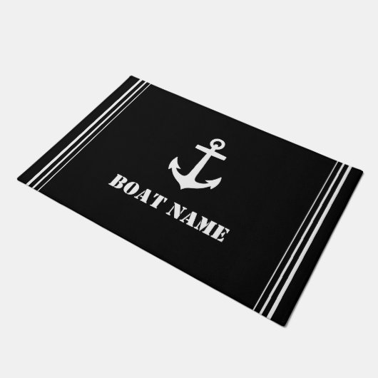 Ihr Bootsname Anchor Chic Black Fußmatte (Schrägansicht)