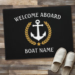Ihr Bootsname Anchor Laurel Willkommen an Bord Bla Fußmatte<br><div class="desc">Personalisieren Sie Ihre Zuhause mit einem Willkommenstor und Ihrem Bootsnamen,  Familiennamen oder anderen gewünschten Text. Mit einem eigens dafür entworfenen nautischen Bootsanker mit goldfarbenen Lorbeerplakaten und Sternemblem auf schwarz oder passen die Primärfarbe leicht an Ihre aktuelle Dekoration an.</div>