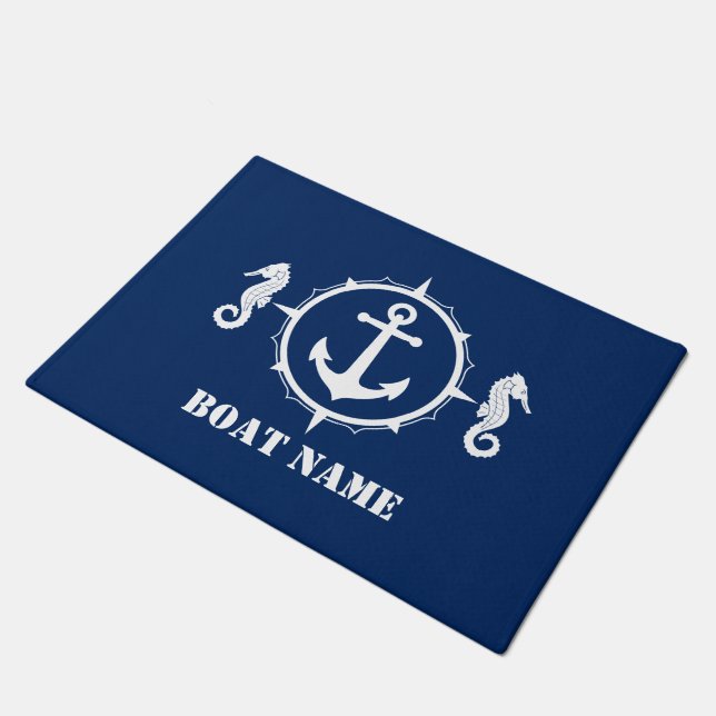 Ihr Bootsname Seepferd Nautical Anchor Navy Blue Fußmatte (Schrägansicht)