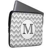 Ihr Brief. Grau Zigzag Muster Monogramm. Laptopschutzhülle (Vorne Rechts)