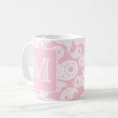 Ihr Buchstabe-Monogramm. Rosa Paisley-Muster Kaffeetasse (Vorderseite Links)