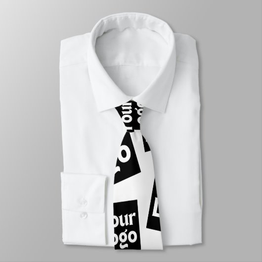 Ihr Design- oder Firmenlogo | Random Platzierung Krawatte (Gebunden)