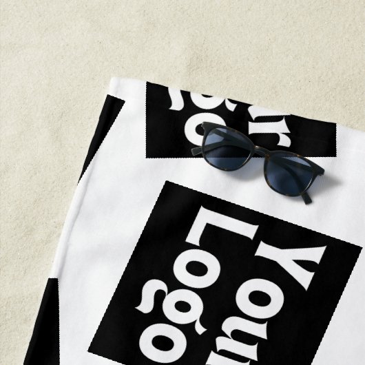 Ihr Design- oder Firmenlogo | Random Platzierung Strandtuch (Beispiel)