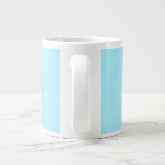 Ihr eigener Name oder Wort | Soft Sky Blue Jumbo-Tasse (Rückseite)