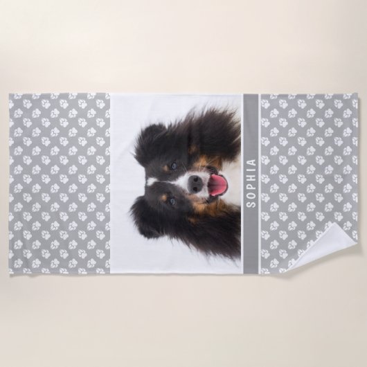 Ihr eigenes Foto mit Namen und Paws auf Grau Strandtuch (Vorderseite)