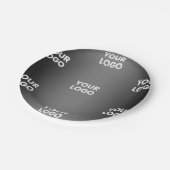 Ihr einfaches mehrfarbiges Logo | Schwarz & Grau G Pappteller (Schrägansicht)