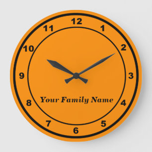 Ihr Familienname auf orangener runder Wanduhr