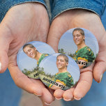 Ihr Foto für Fußball oder Ihre Sportrunde Button<br><div class="desc">Ihr Foto Custom Sports Button zurück rund Taste. Geben Sie Ihr Foto, Ihren Namen und Ihre Nummer ein. Ideal, um bei Ihrem Lieblingssportler in Fußball, Baseball, Softball, Fußball, Teeball, der kleinen Liga und vieles mehr zu jubeln. Mama und Vater jubeln auf Ihrem Sohn oder Ihrer Tochter und Team mit diesem...</div>