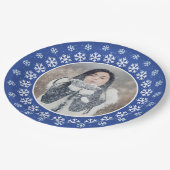 IHR FOTO in einem Snowflake-Frame-Teller Pappteller (Schrägansicht)