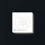 Ihr Geschäfts-Logo verblaßte Hintergrund | Post-it Klebezettel<br><div class="desc">Ein kundengebundener klebriger Notizblock des Zoll 3x3,  der Ihr Geschäftslogo kennzeichnet,  verblaßte im Hintergrund zusammen mit einem Namen und einer Stellenbezeichnung in Richtung zur Unterseite.</div>