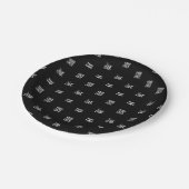 Ihr Logo | 3 Logo-Muster-Design bearbeitet Schwarz Pappteller (Schrägansicht)