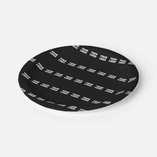 Ihr Logo | Horizontal gezogenes Streifenmuster Pappteller (Schrägansicht)