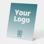 Ihr Logo mit/Bearbeitung von QR-Code und Farbverla Sockelschild (Vorderseite)