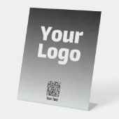 Ihr Logo mit/Bearbeitung von QR-Code und Farbverla Sockelschild (Vorderseite)