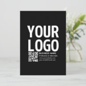 Ihr Logo mit editierbarem QR-Code und Text Einladung (Stehend Vorderseite)