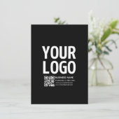 Ihr Logo mit editierbarem QR-Code und Text  Save The Date (Stehend Vorderseite)