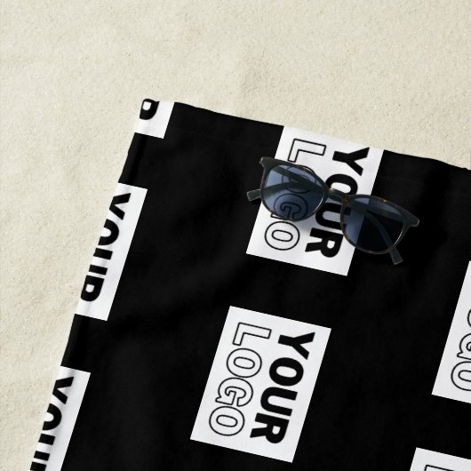 Ihr Logo oder Design | Bearbeitbarer Farbhintergru Strandtuch (Beispiel)