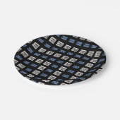 Ihr Logo oder hochgeladenes Bild | Geometrisches M Pappteller (Schrägansicht)