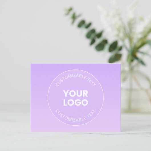 Ihr Logo | Subtile Lavender Ombre Gradient Postkarte (Stehend Vorderseite)