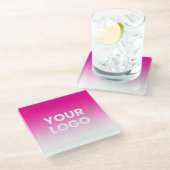 Ihr Logo und die bearbeitbare Hintergrundfarbe Glasuntersetzer (Schrägansicht)