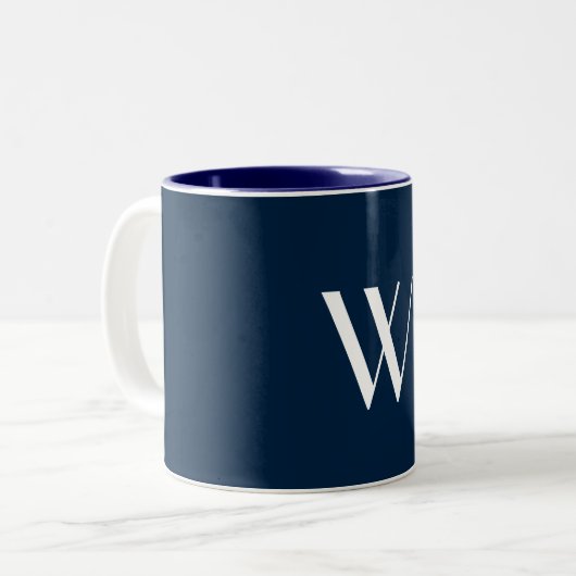 Ihr Monogramm in Marine & Weiß Zweifarbige Tasse (Vorderseite Links)