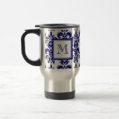 Ihr Monogramm, Marine-Blau-Damast-Muster 2 Reisebecher (Links)