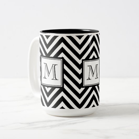 IHR MONOGRAMM, SCHWARZES ZICKZACK ZWEIFARBIGE TASSE (Vorderseite Links)