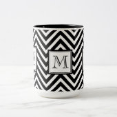 IHR MONOGRAMM, SCHWARZES ZICKZACK ZWEIFARBIGE TASSE (Mittel)