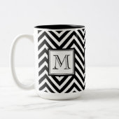IHR MONOGRAMM, SCHWARZES ZICKZACK ZWEIFARBIGE TASSE (Links)