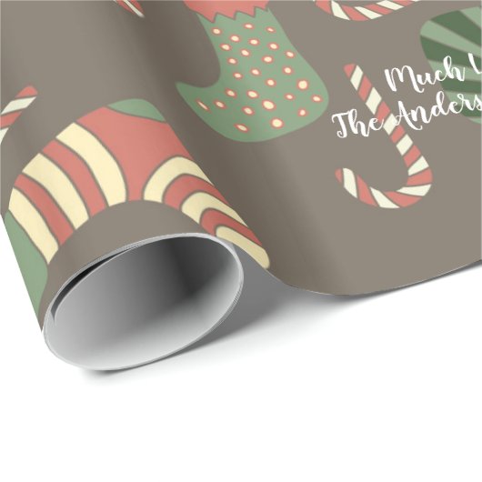 Ihr Name Candy Canes Weihnachts-Strümpfe Muster Geschenkpapier (Rolleneckpunkt)