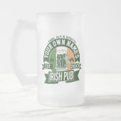 Ihr Name Irish Pub | Personalisierter St. Patty's  Mattglas Bierglas (Links)