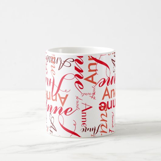 Ihr Name ist in Rot gedruckt, ganz im Stil Kaffeetasse (Mittel)