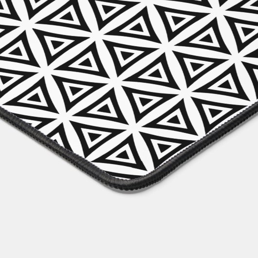 Ihr Name kreist dreieckiges Schwarz-Weiß-Muster Schreibtischunterlage (Ecke)